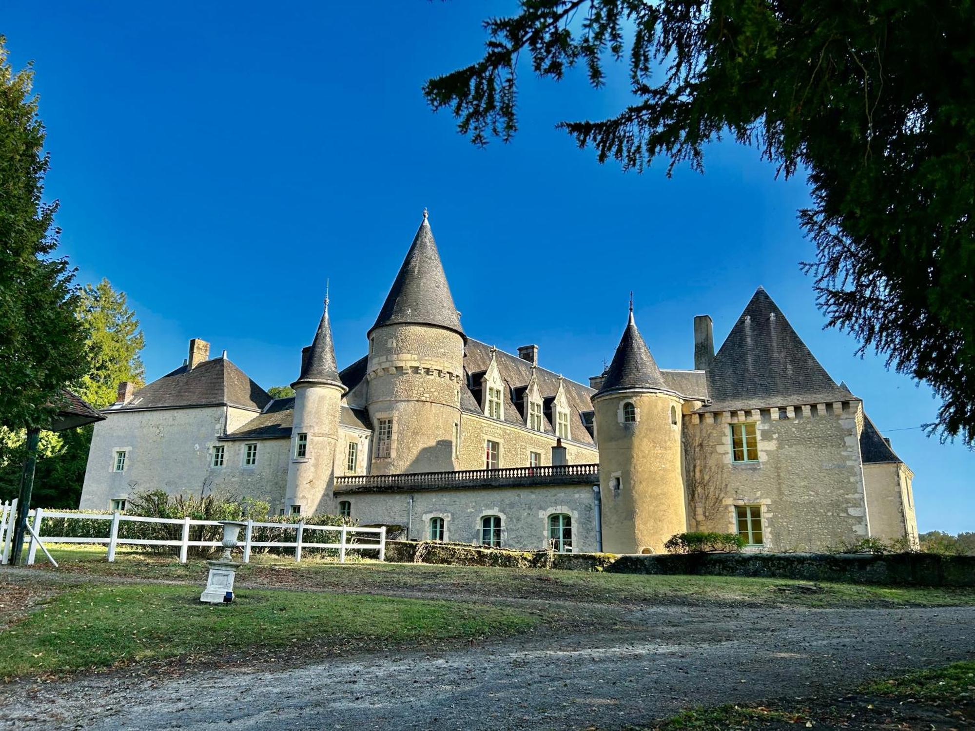 Отель Chateau Des Feugerets Белем Экстерьер фото